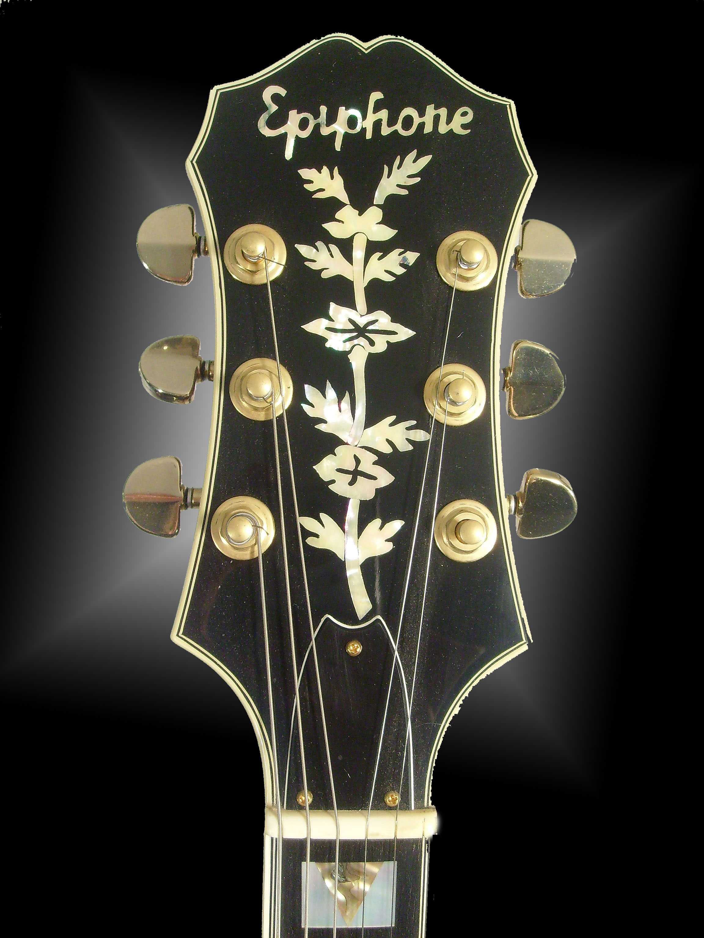 img/vintage/412/Epiphone_Emperor_1970_sunburst_peghead front.jpg